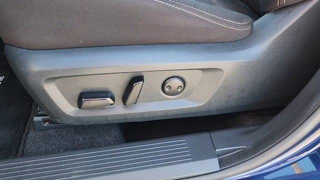 Used 2025 Nissan Rogue SV image 9