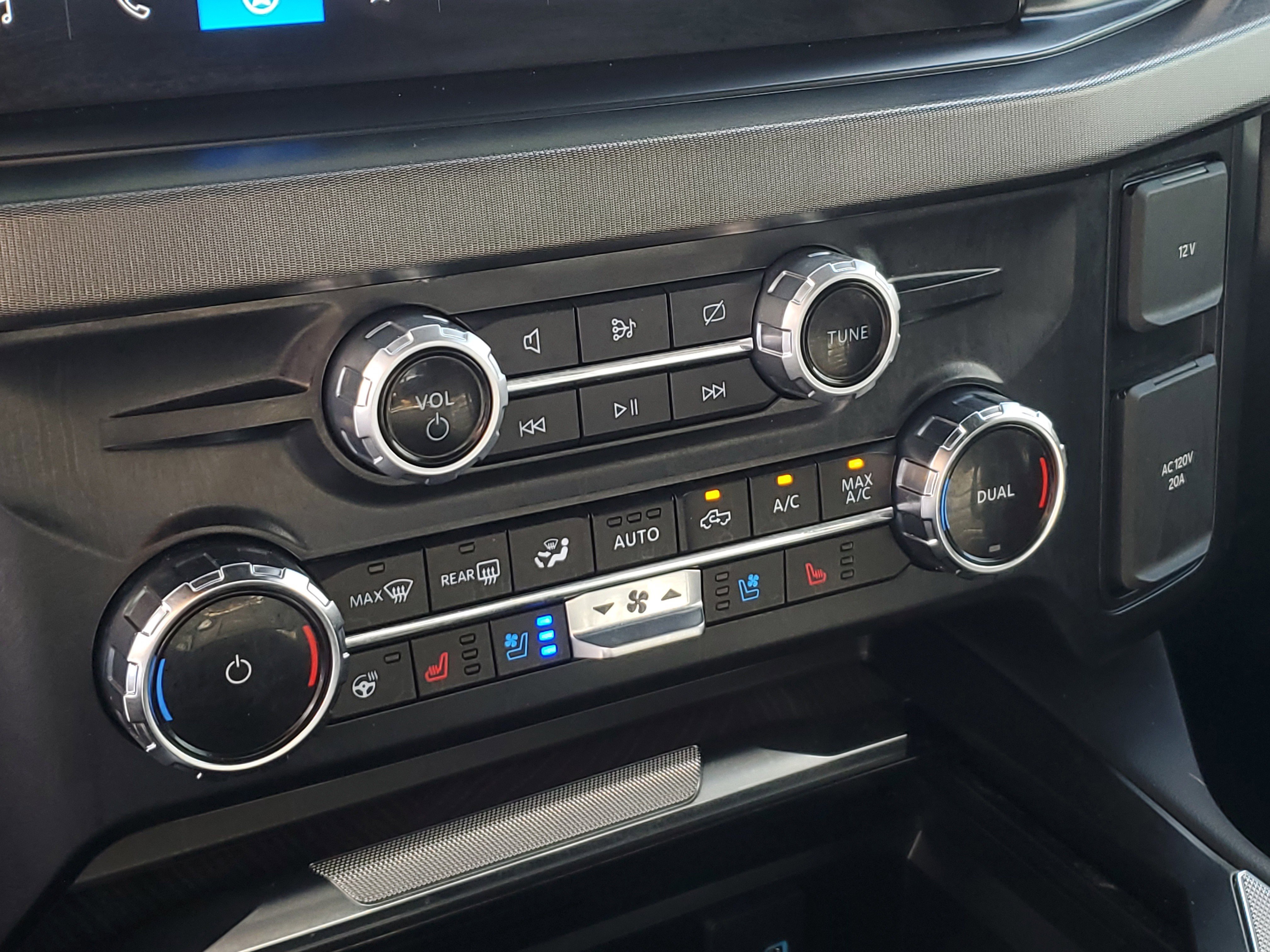 Used 2024 Ford F250 Platinum w/ FX4 Off-Road Package image 10