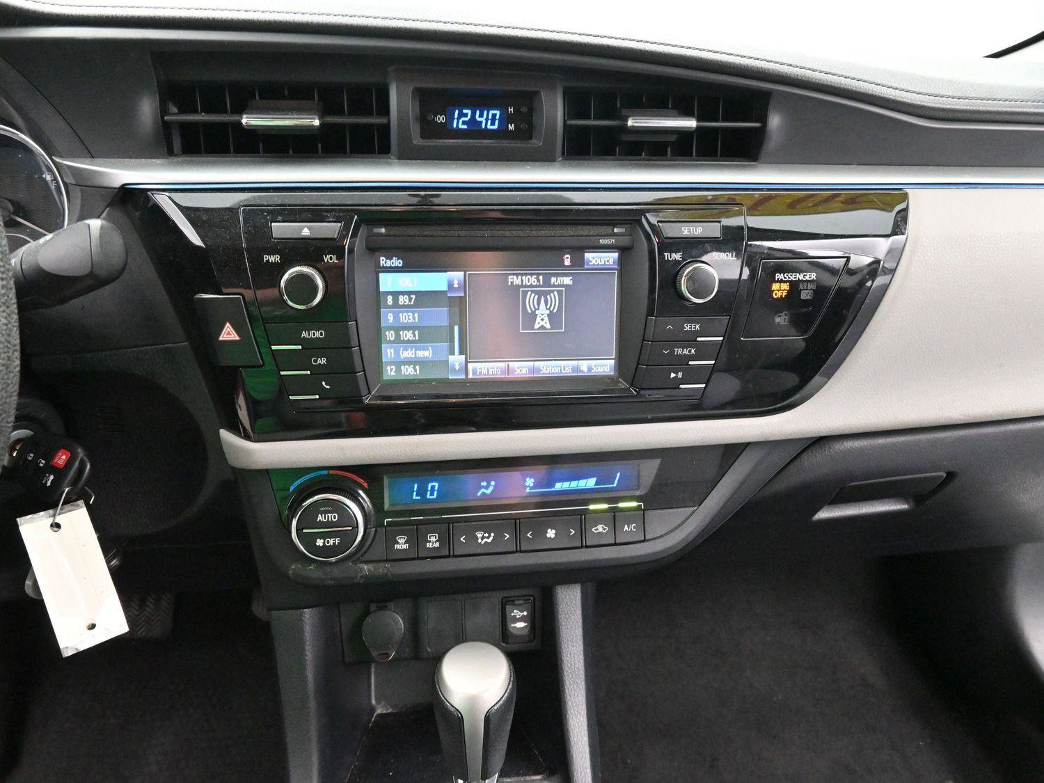 Used 2016 Toyota Corolla LE image 19