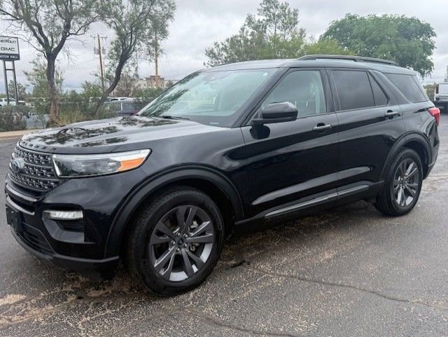 Used 2024 Ford Explorer XLT w/ Equipment Group 202A RWD image 1