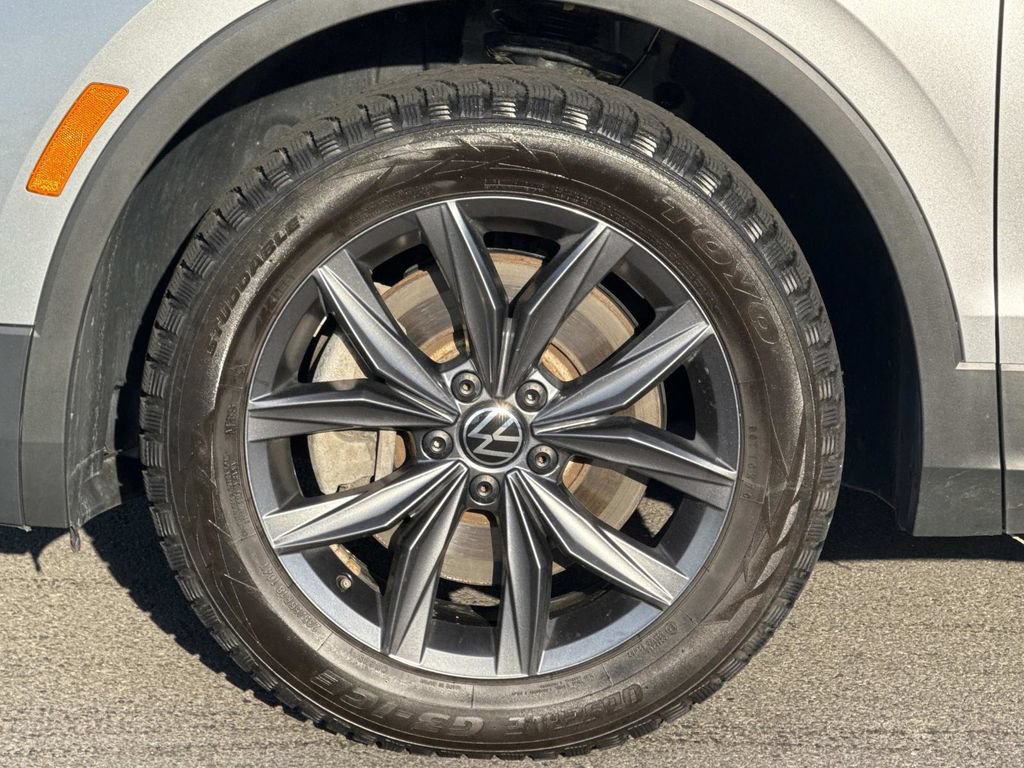 Used 2023 Volkswagen Tiguan SE AWD/4WD image 8