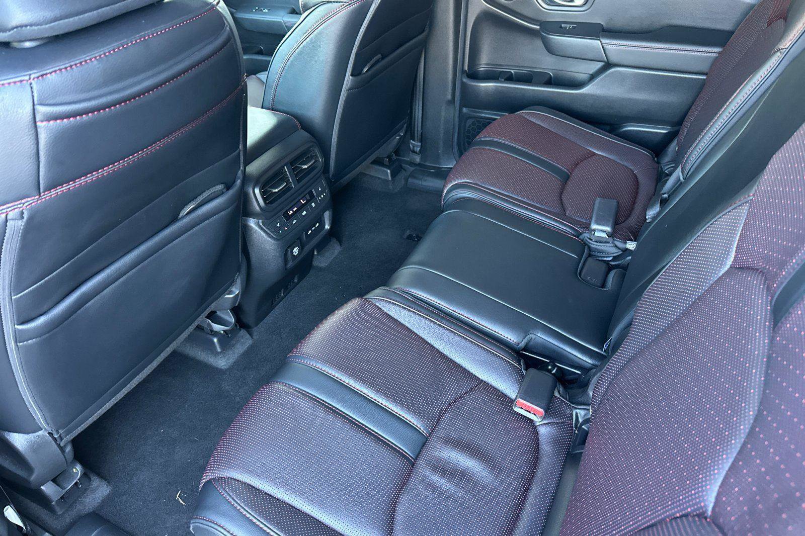 Certified 2025 Honda Pilot Black Edition image 11