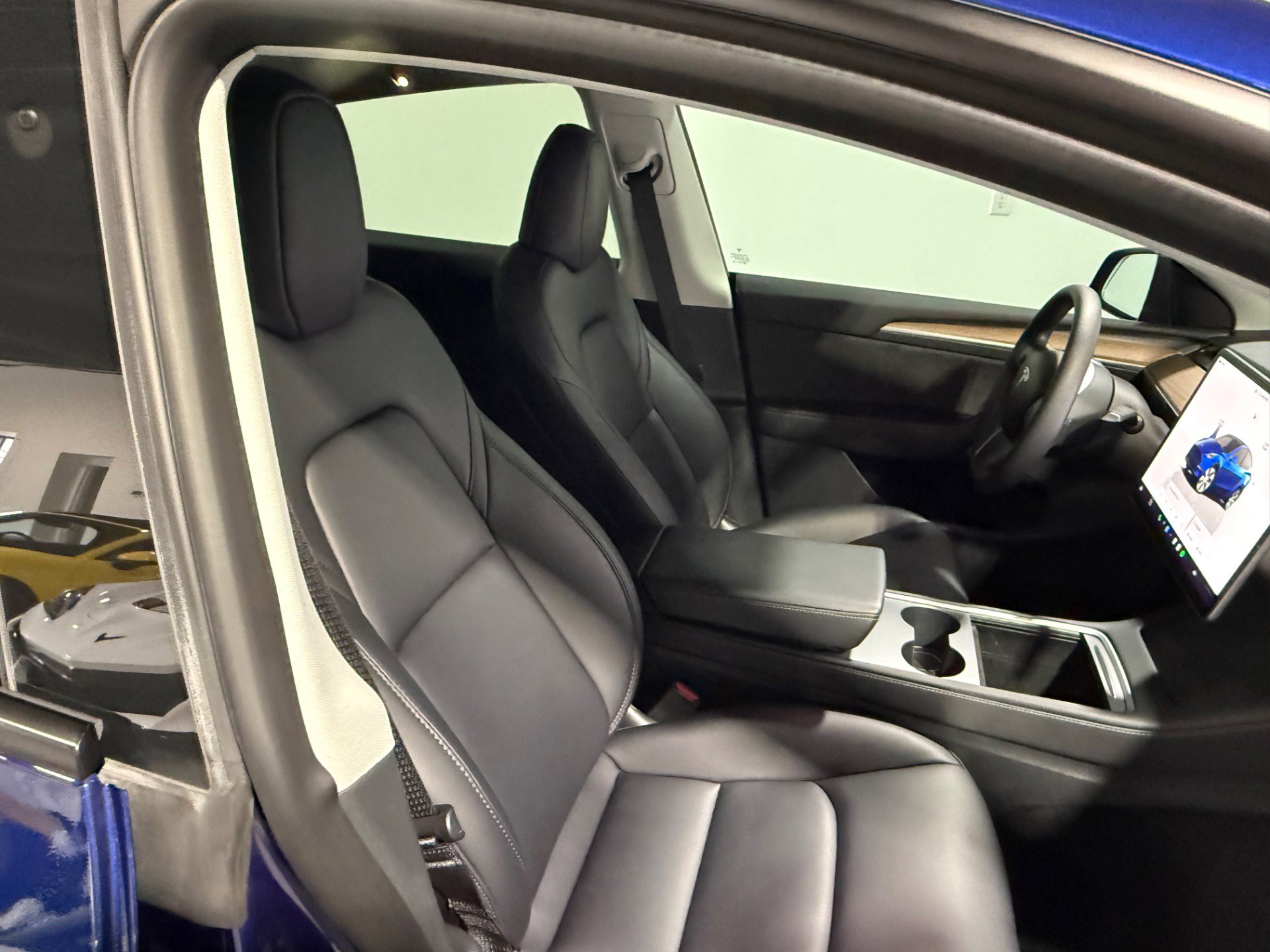 Used 2023 Tesla Model Y Long Range image 51