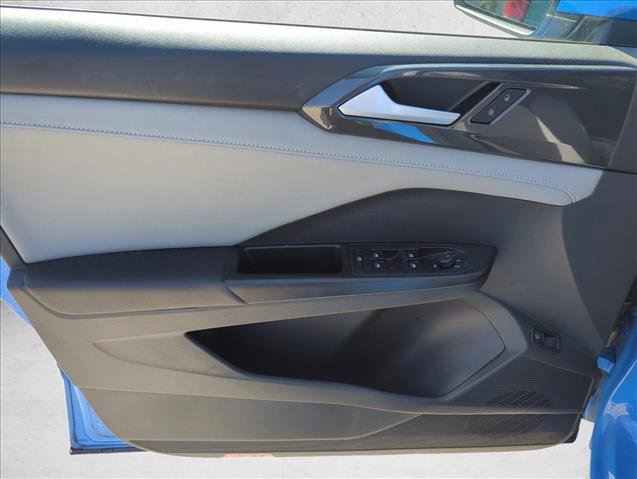 Used 2023 Volkswagen Taos SEL image 7