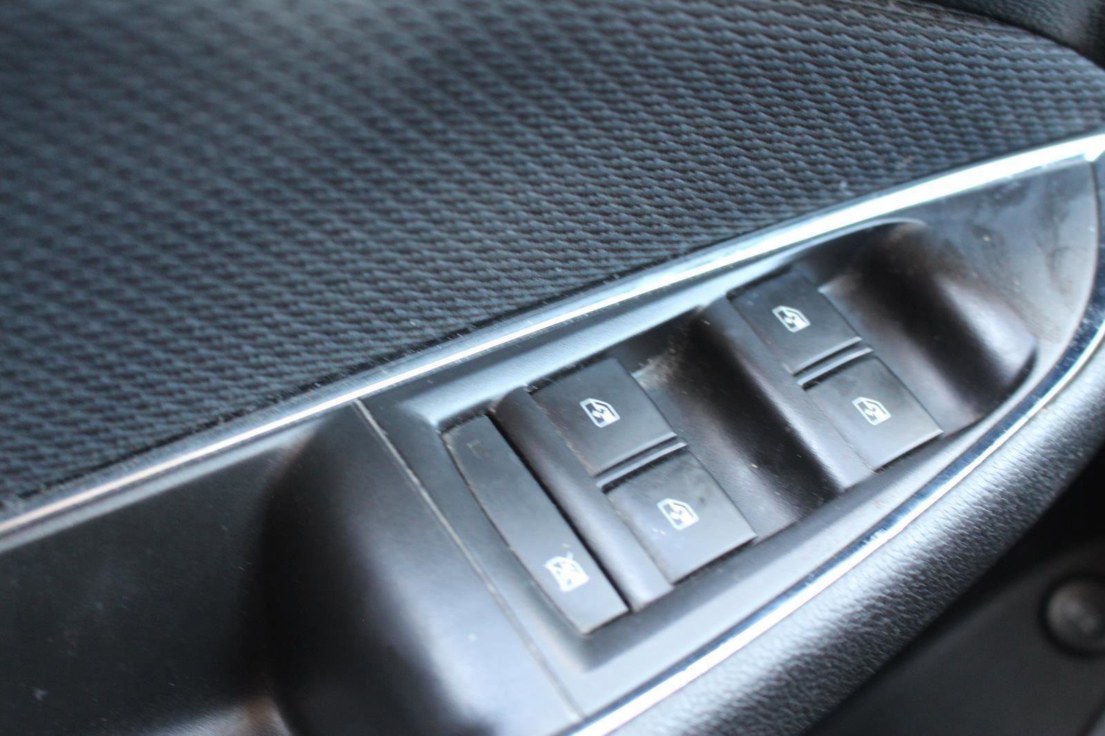 Used 2017 Chevrolet Cruze LS FWD image 28