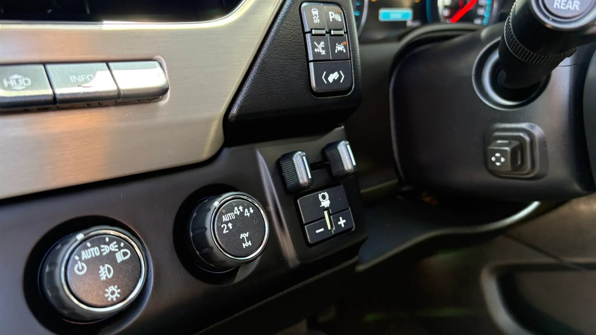 Used 2018 GMC Yukon XL Denali w/ Denali Ultimate Package image 17