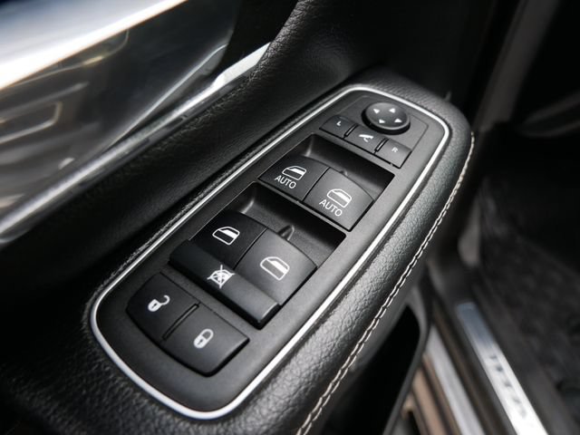 Used 2022 RAM 1500 Laramie AWD/4WD image 18