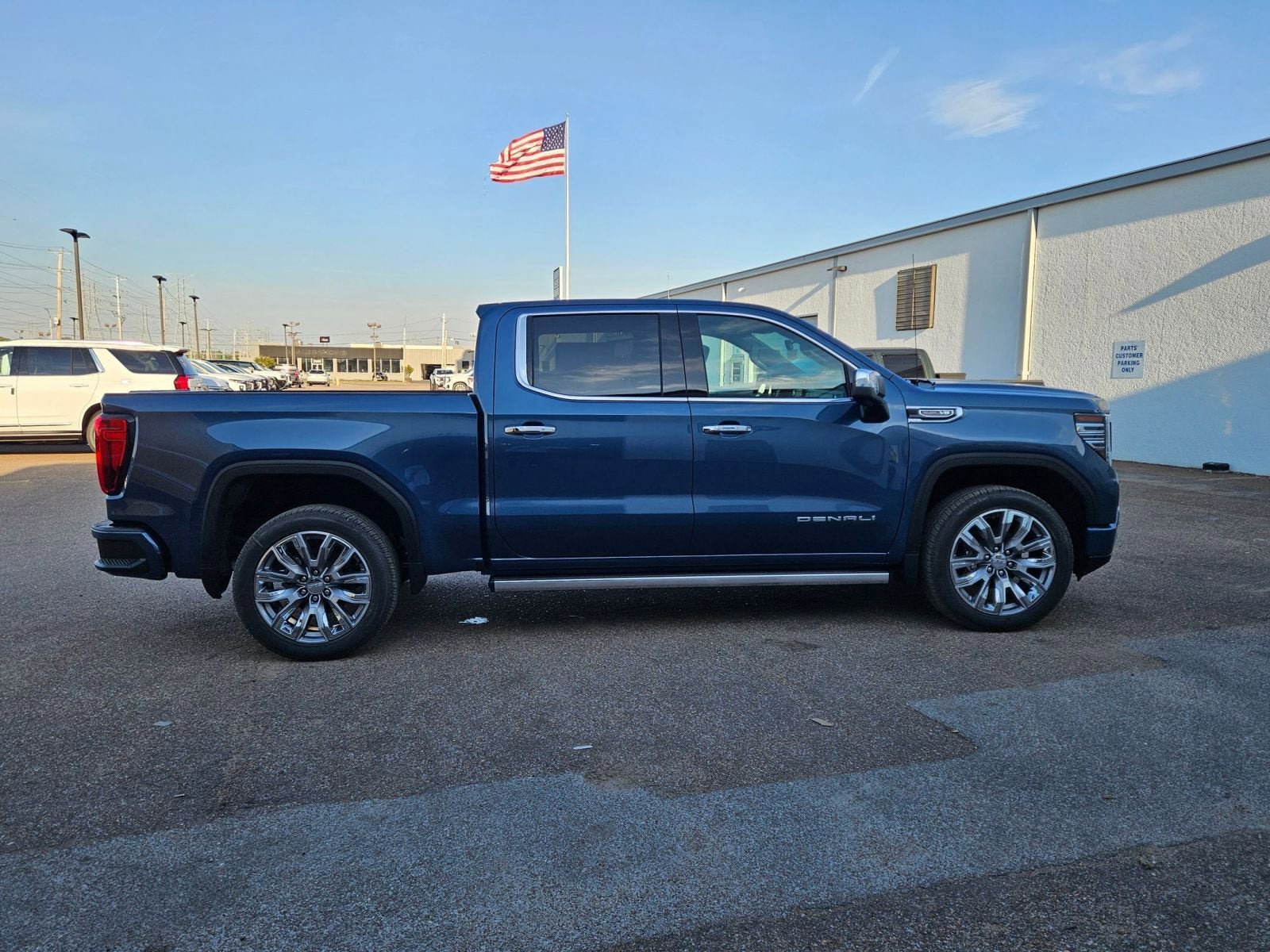 New 2026 GMC Sierra 1500 Denali w/ Denali Reserve Package AWD/4WD image 7