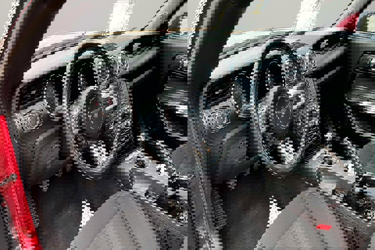 Used 2019 Ford Mustang EcoBoost image 17