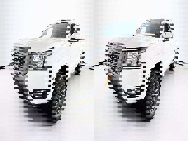 New 2025 Nissan Frontier SV w/ SV Convenience Package