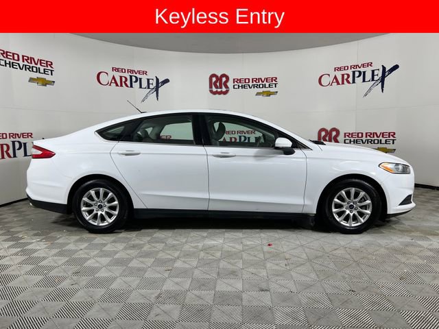 Used 2016 Ford Fusion S image 9