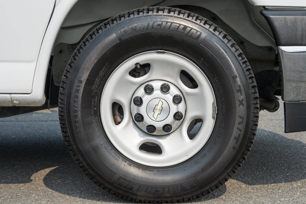 Used 2024 Chevrolet Express 3500 w/ Power Convenience Package RWD image 23