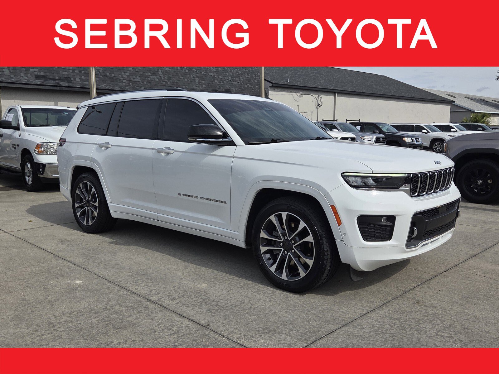 Used 2024 Jeep Grand Cherokee L Overland w/ Trailer Tow Package image 1