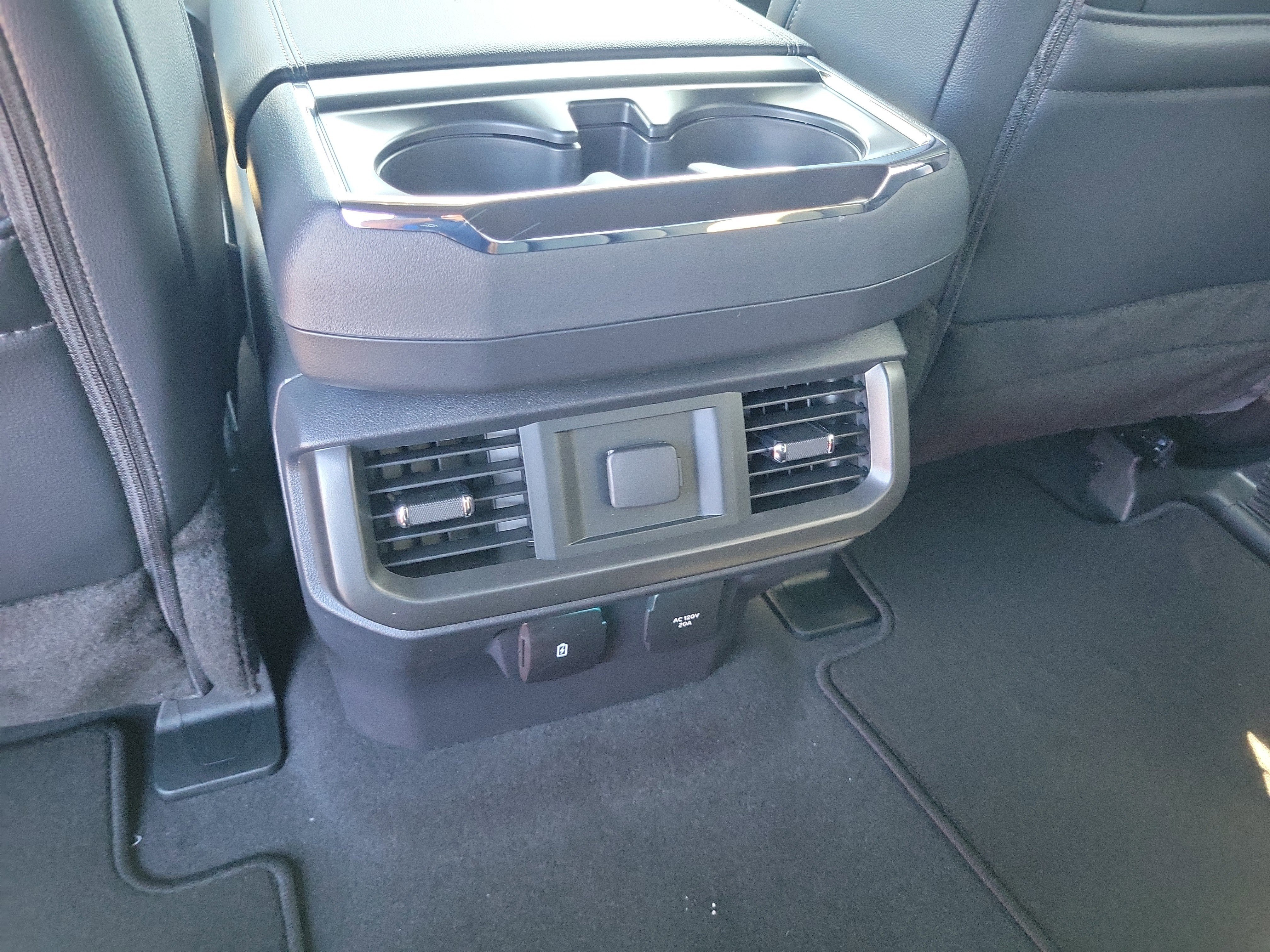 New 2025 Ford F150 Lariat w/ Equipment Group 501A Mid image 11