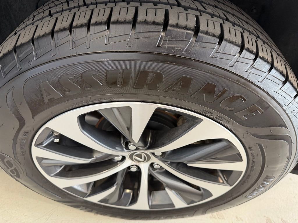 Used 2022 Lexus RX 350L Premium w/ Premium Package image 48
