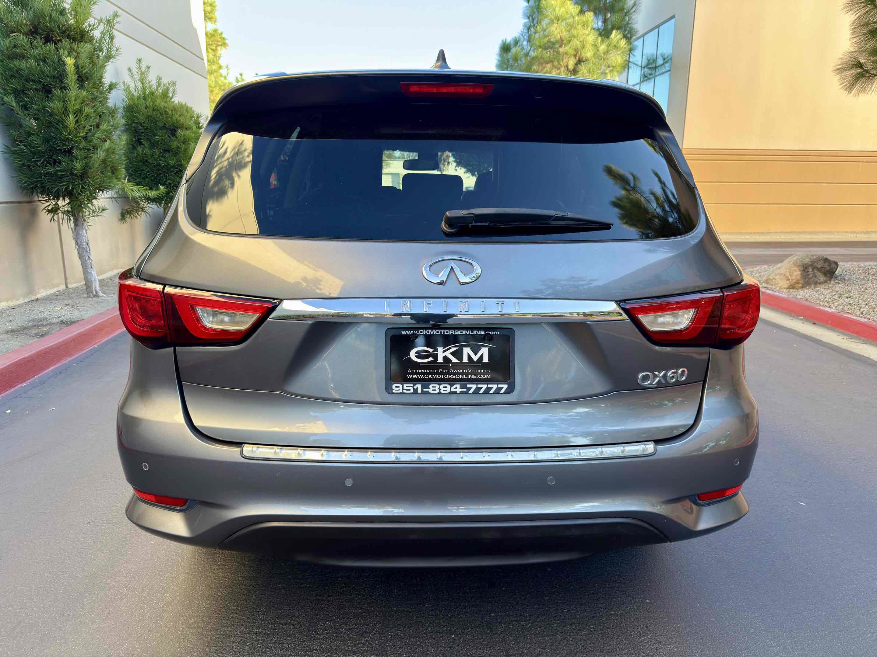 Used 2017 INFINITI QX60 FWD w/ Premium Plus Package image 9