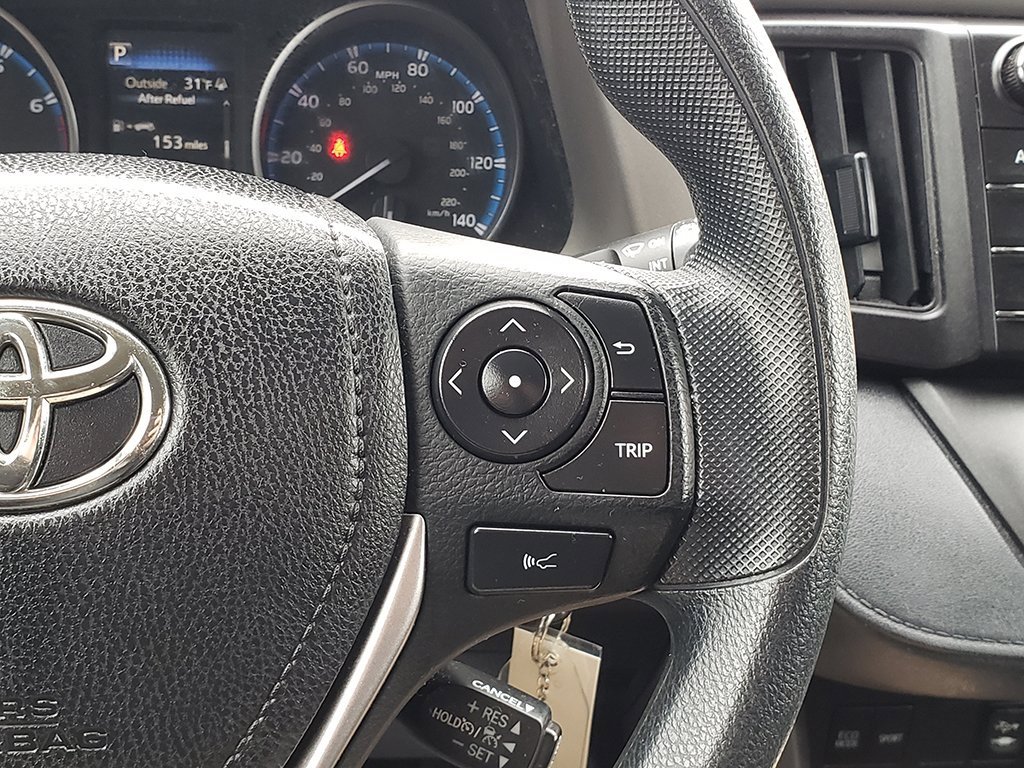 Used 2018 Toyota RAV4 LE image 25