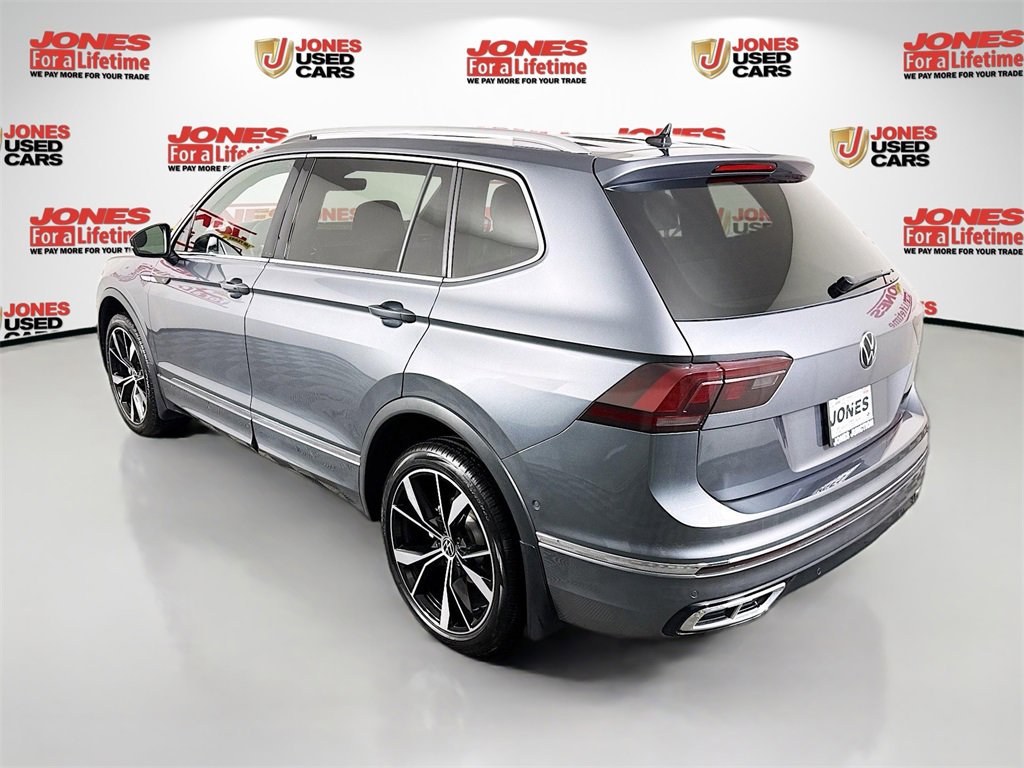 Used 2024 Volkswagen Tiguan SEL R-Line image 2