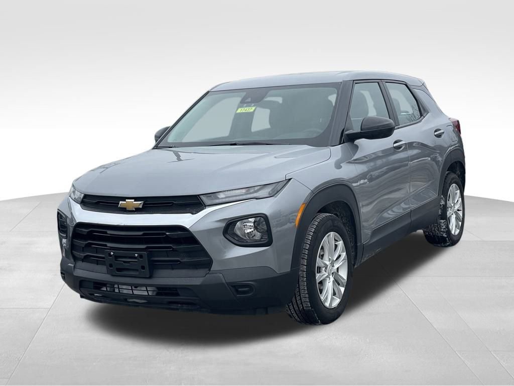 Used 2023 Chevrolet TrailBlazer LS image 2
