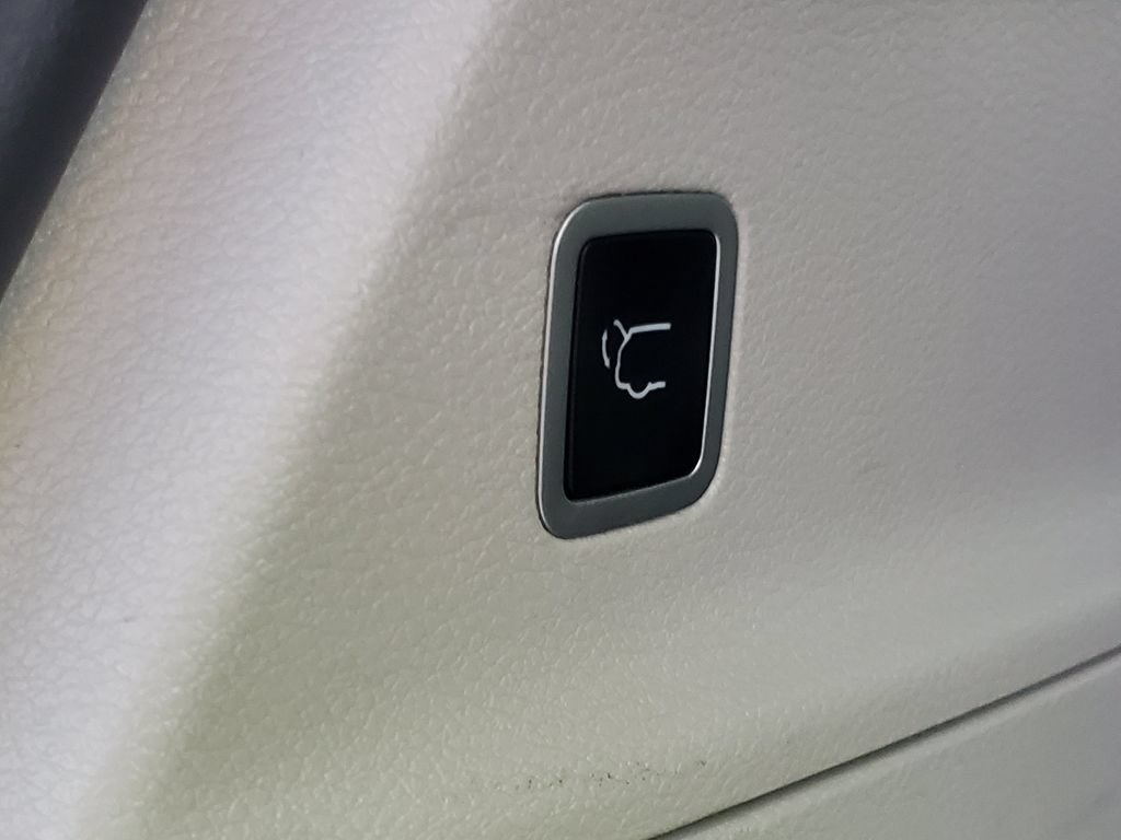 Used 2024 Chrysler Pacifica Touring-L FWD image 30