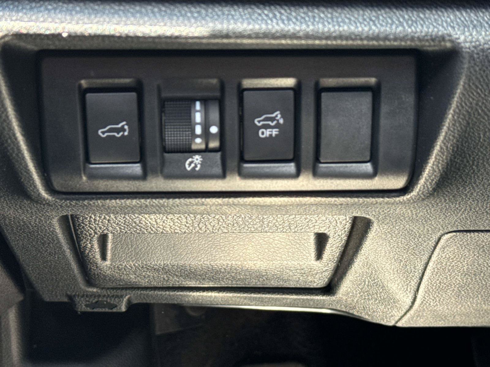 Used 2025 Subaru Outback Premium AWD/4WD image 27