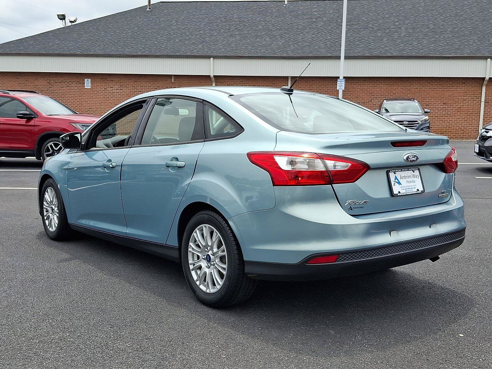 Used 2012 Ford Focus SE FWD image 4