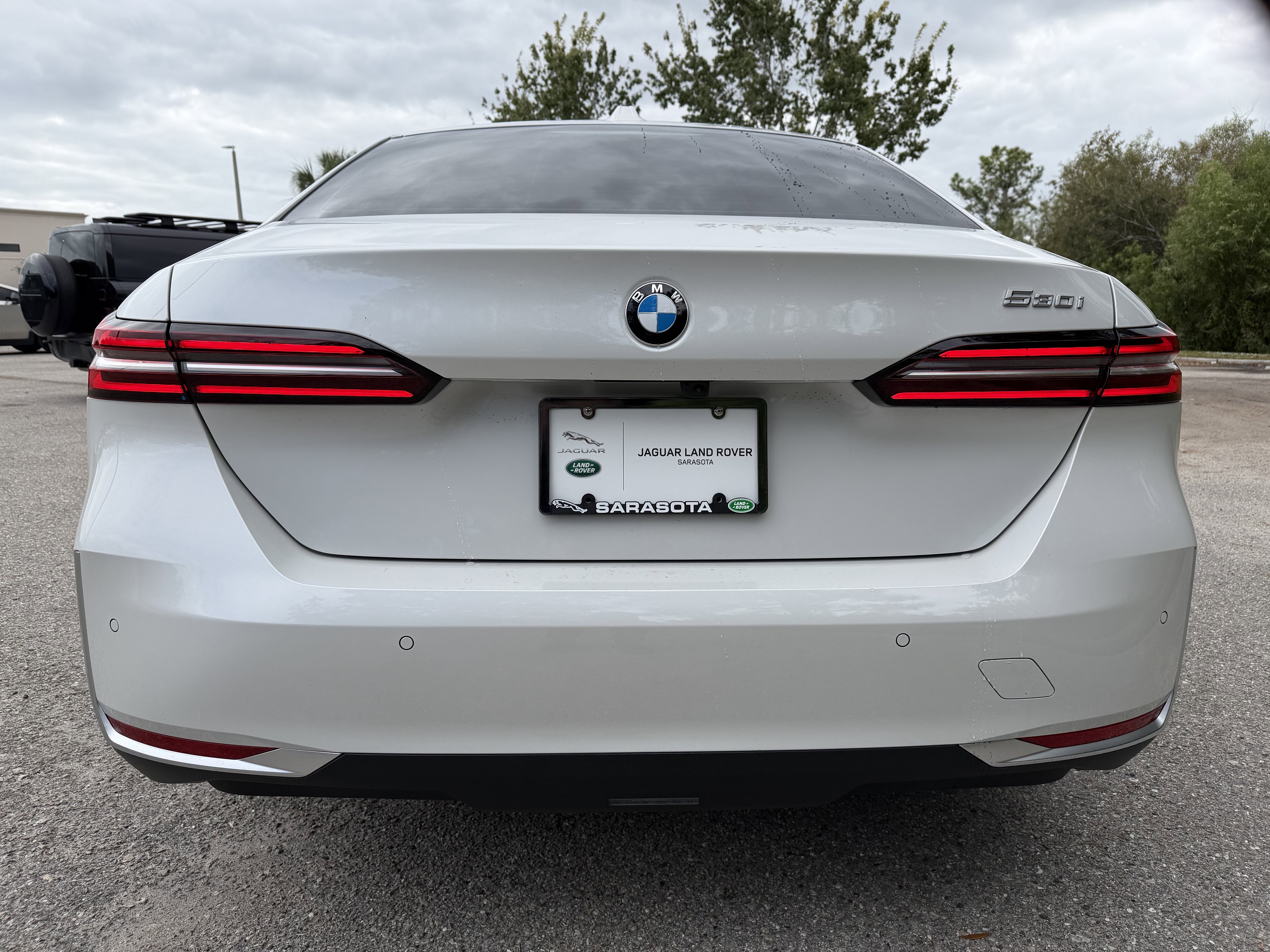 Used 2026 BMW 530i w/ Premium Package image 4