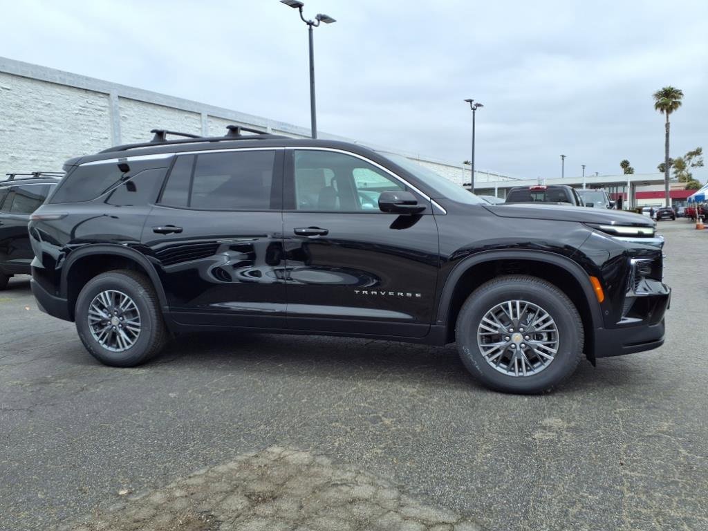 New 2025 Chevrolet Traverse LT w/ Enhanced Driving Package image 3