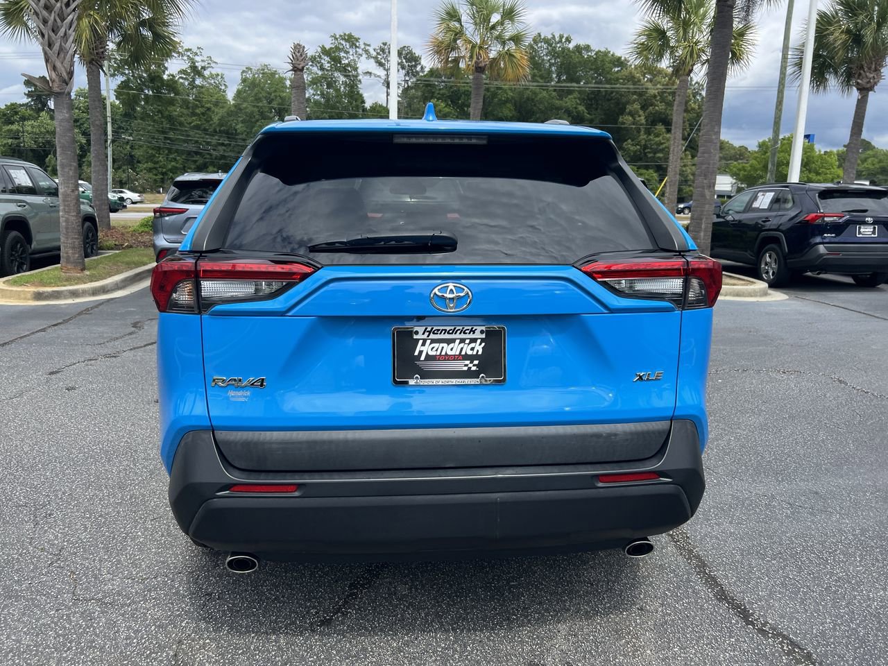 Used 2021 Toyota RAV4 XLE w/ Convenience Package FWD image 9