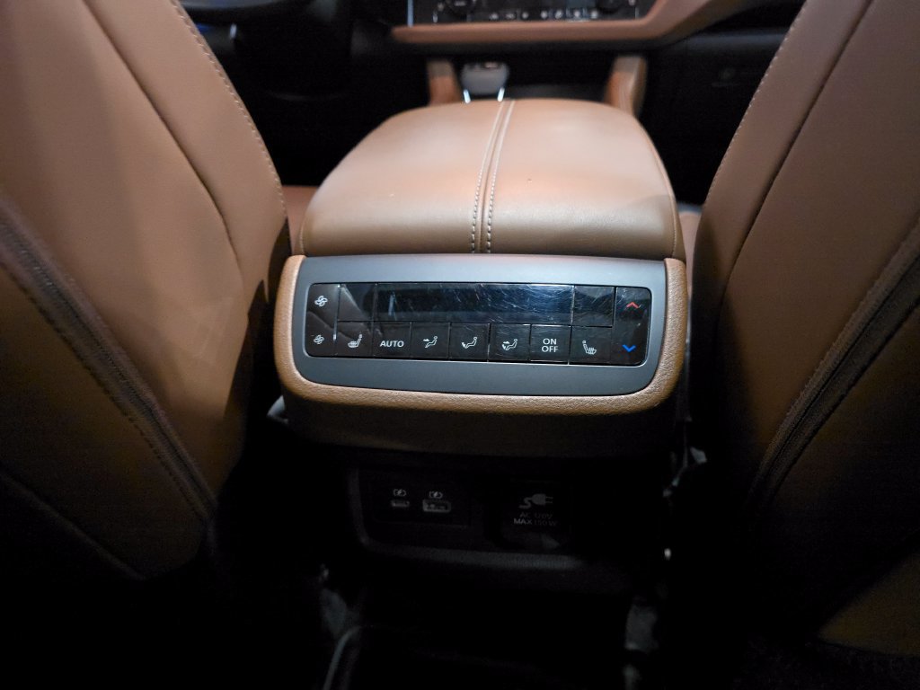 Used 2023 Nissan Pathfinder Platinum AWD/4WD image 29
