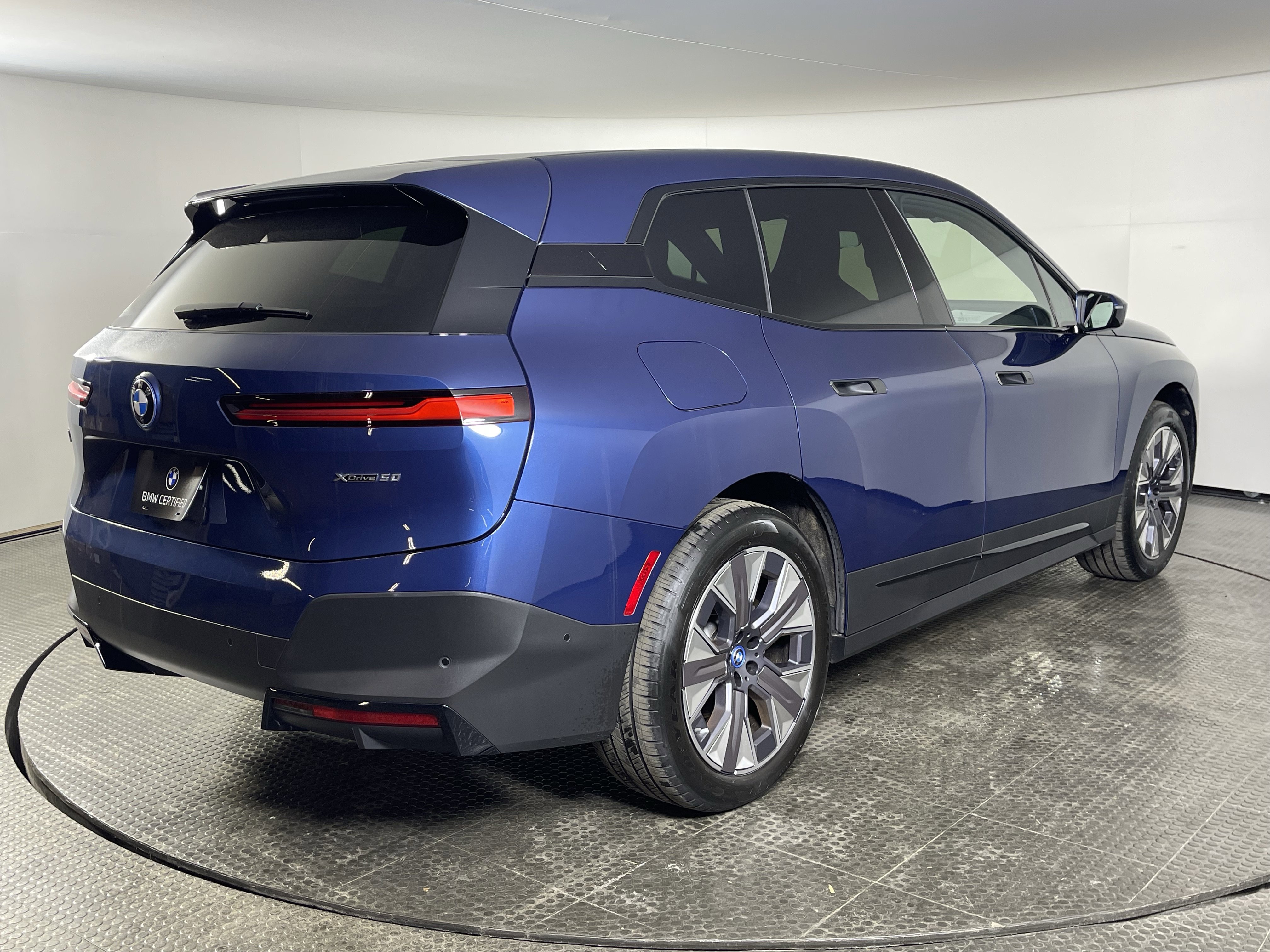 Certified 2025 BMW iX xDrive50 image 5