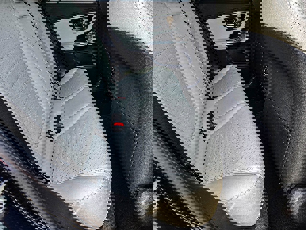 Used 2023 Mercedes-Benz GLC 300 GLC 300 image 35