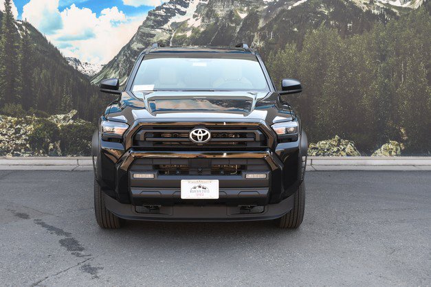 New 2026 Toyota 4Runner SR5 AWD/4WD image 2