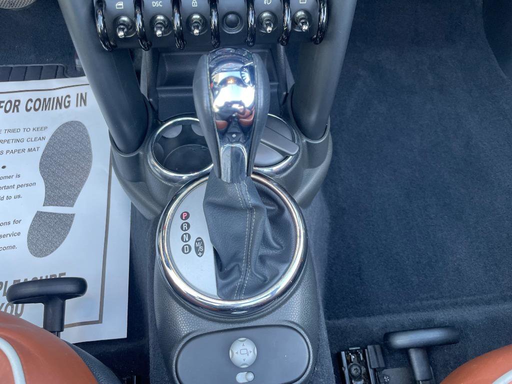 Used 2008 MINI Cooper Convertible w/ Sidewalk Pkg image 18
