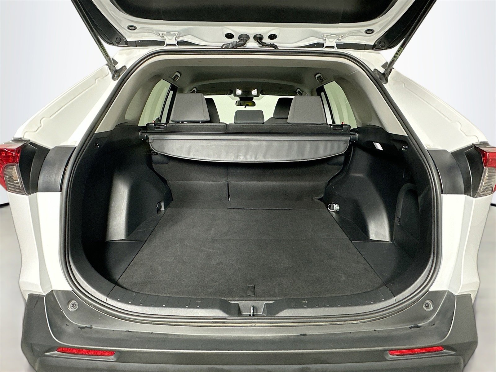 Certified 2024 Toyota RAV4 XLE image 25