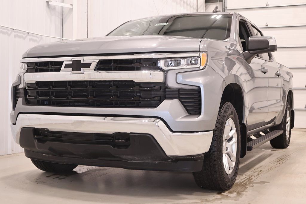 Used 2024 Chevrolet Silverado 1500 LT image 6