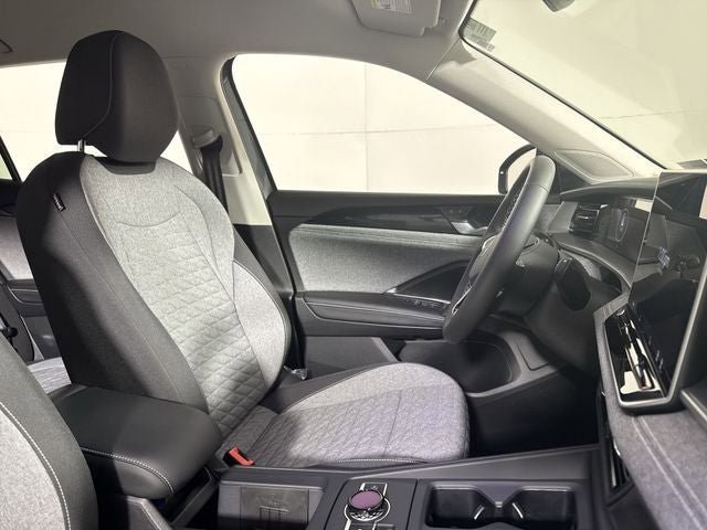 New 2025 Volkswagen Tiguan S AWD/4WD image 13