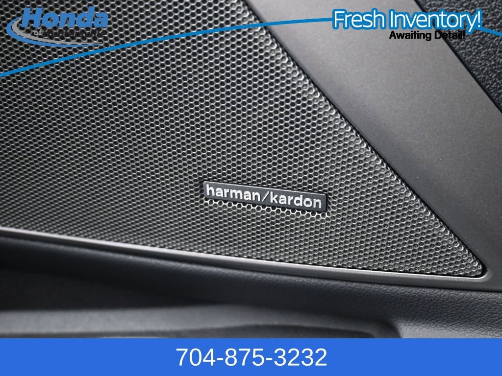 Used 2025 BMW 330i Sedan w/ M Sport Package RWD image 12