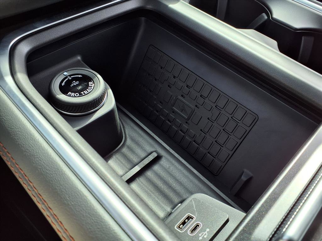 New 2025 Ford Expedition Active image 22