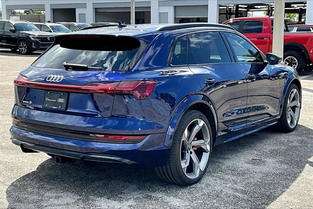 Certified 2023 Audi e-tron S Premium Plus w/ Black Optic Package image 5