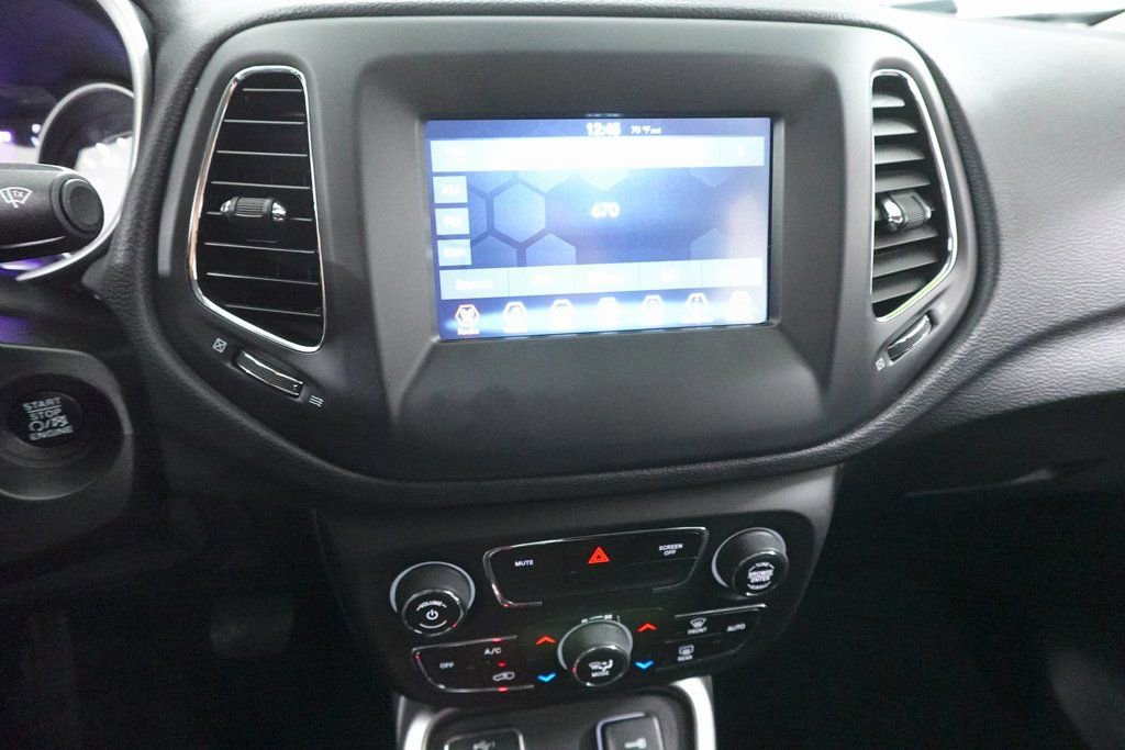 Used 2019 Jeep Compass Latitude image 16