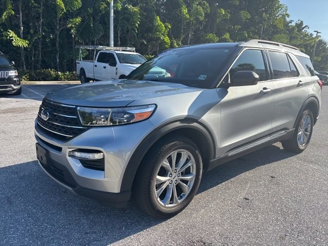 Certified 2023 Ford Explorer XLT w/ Equipment Group 202A AWD/4WD image 5