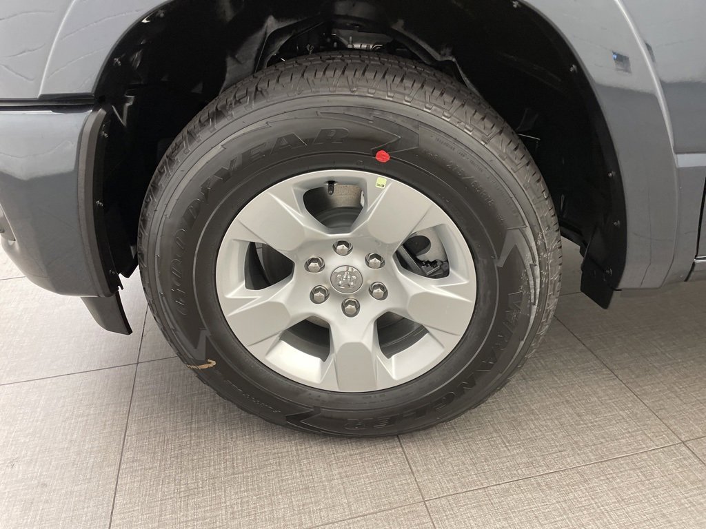 New 2026 RAM 1500 4x4 Crew Cab image 10