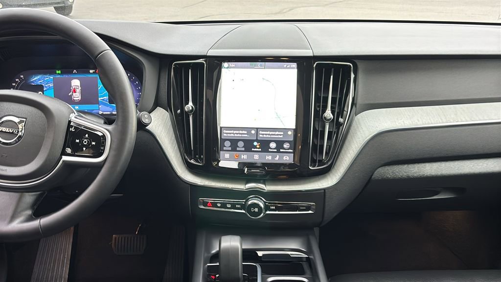 Certified 2025 Volvo XC60 B5 Plus AWD/4WD image 6