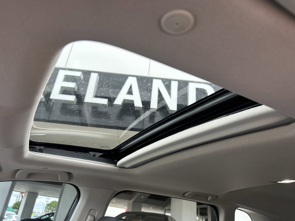 Used 2023 Honda CR-V EX image 18