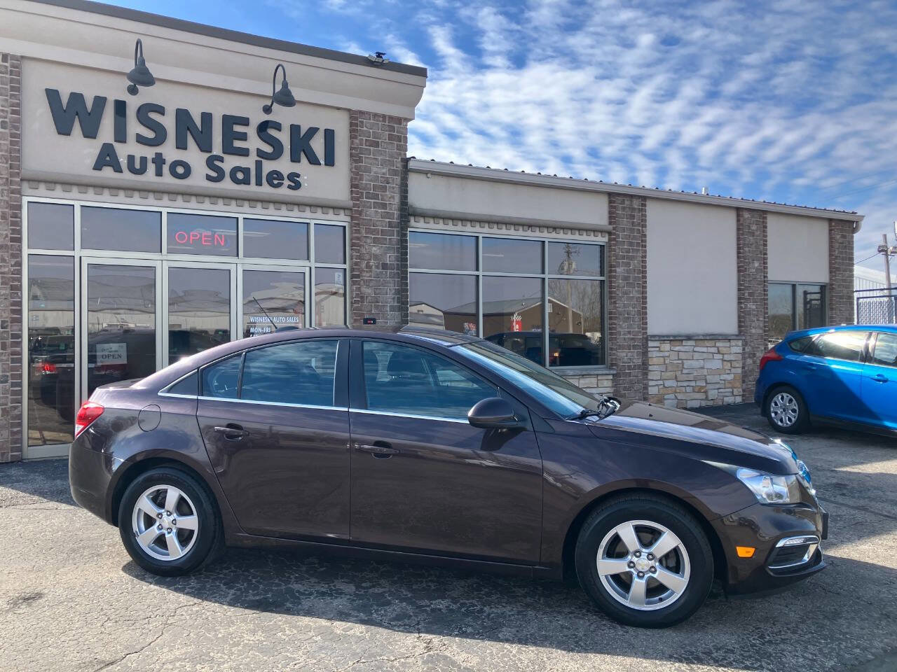Used 2015 Chevrolet Cruze LT FWD image 2