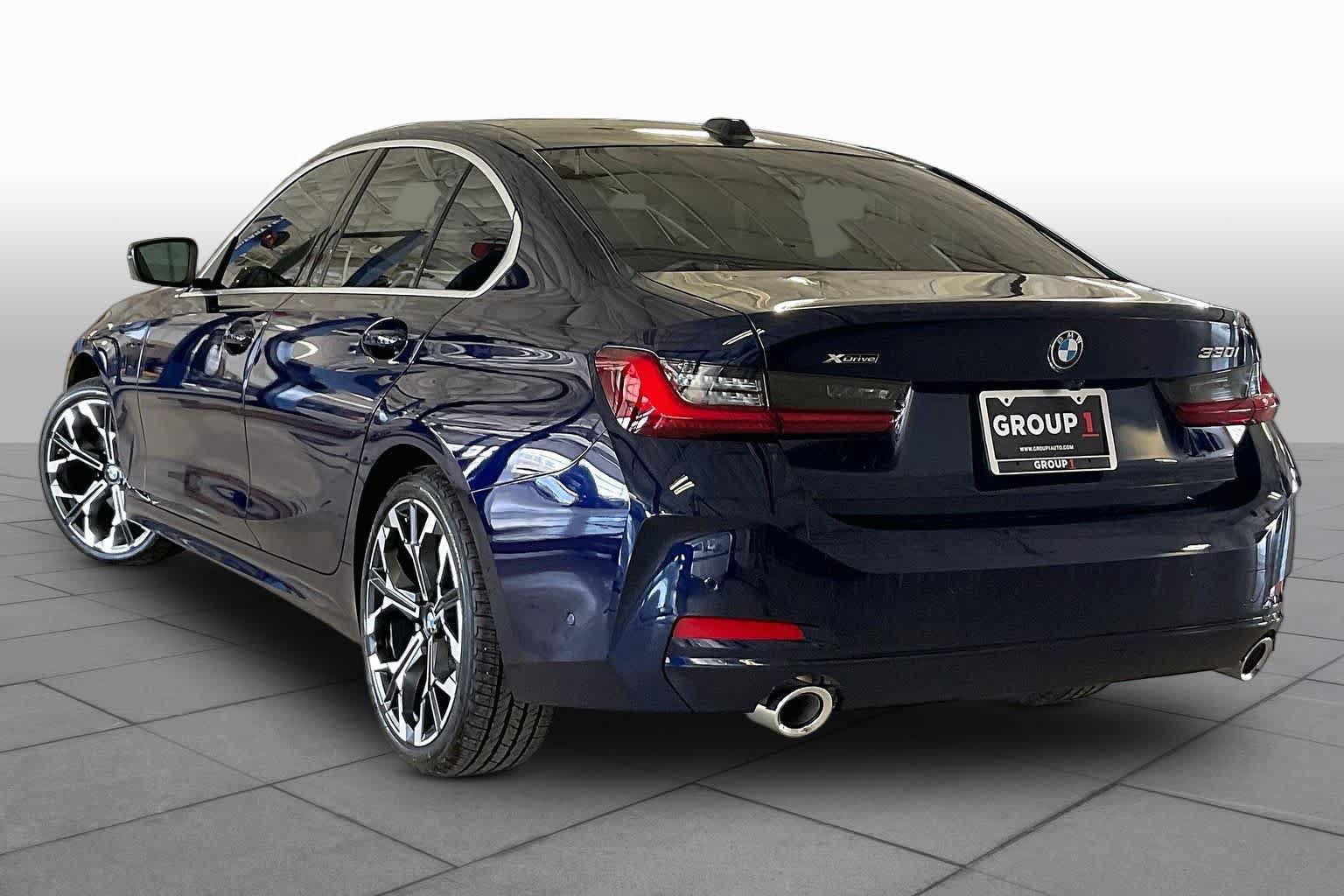 New 2026 BMW 330i xDrive Sedan w/ Premium Package AWD/4WD image 12