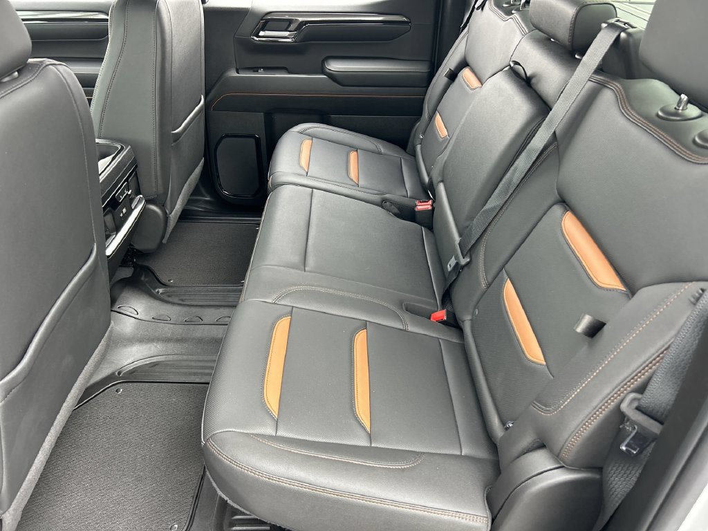 Used 2022 GMC Sierra 1500 AT4 w/ AT4 Premium Package AWD/4WD image 26