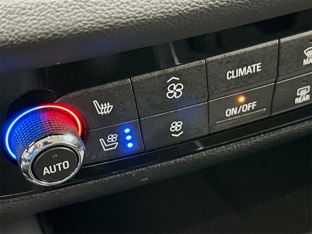 Used 2021 Buick Enclave Premium w/ Sun and Sites Package image 21