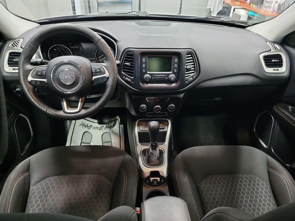 Used 2018 Jeep Compass Sport FWD video 3
